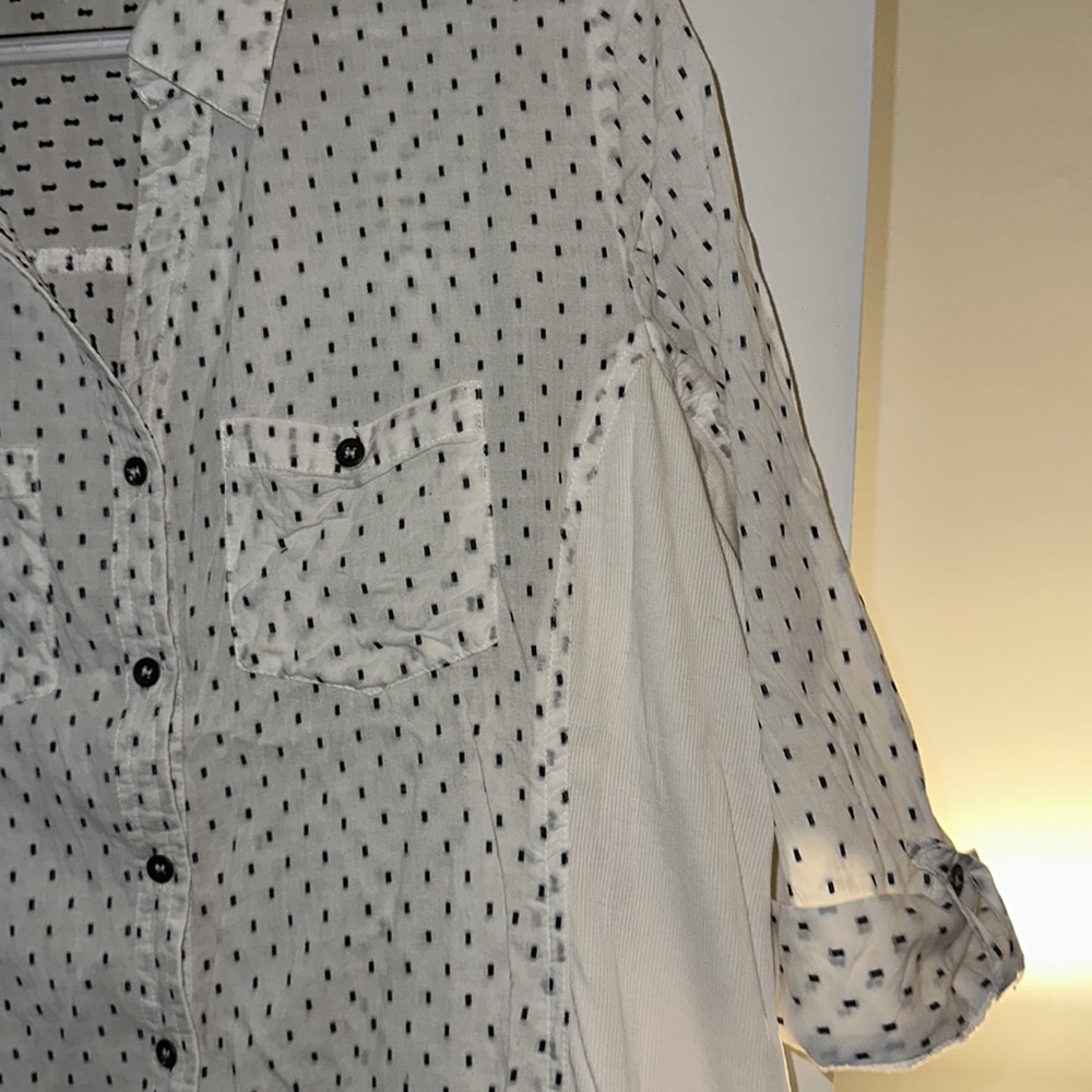 NWOT Collection L Button Top - Picture 3 of 10